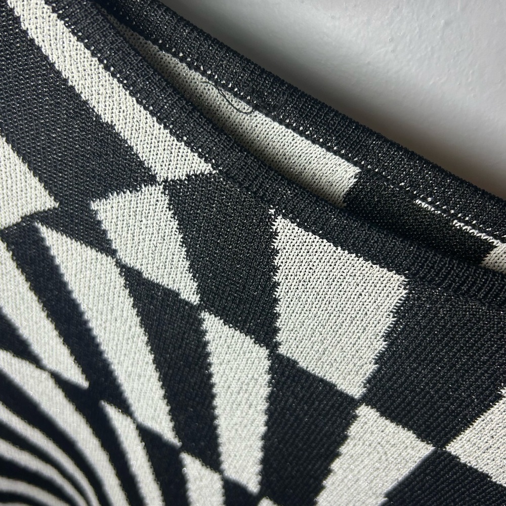 Vintage metallic thread abstract sweater - Picture 3 of 6